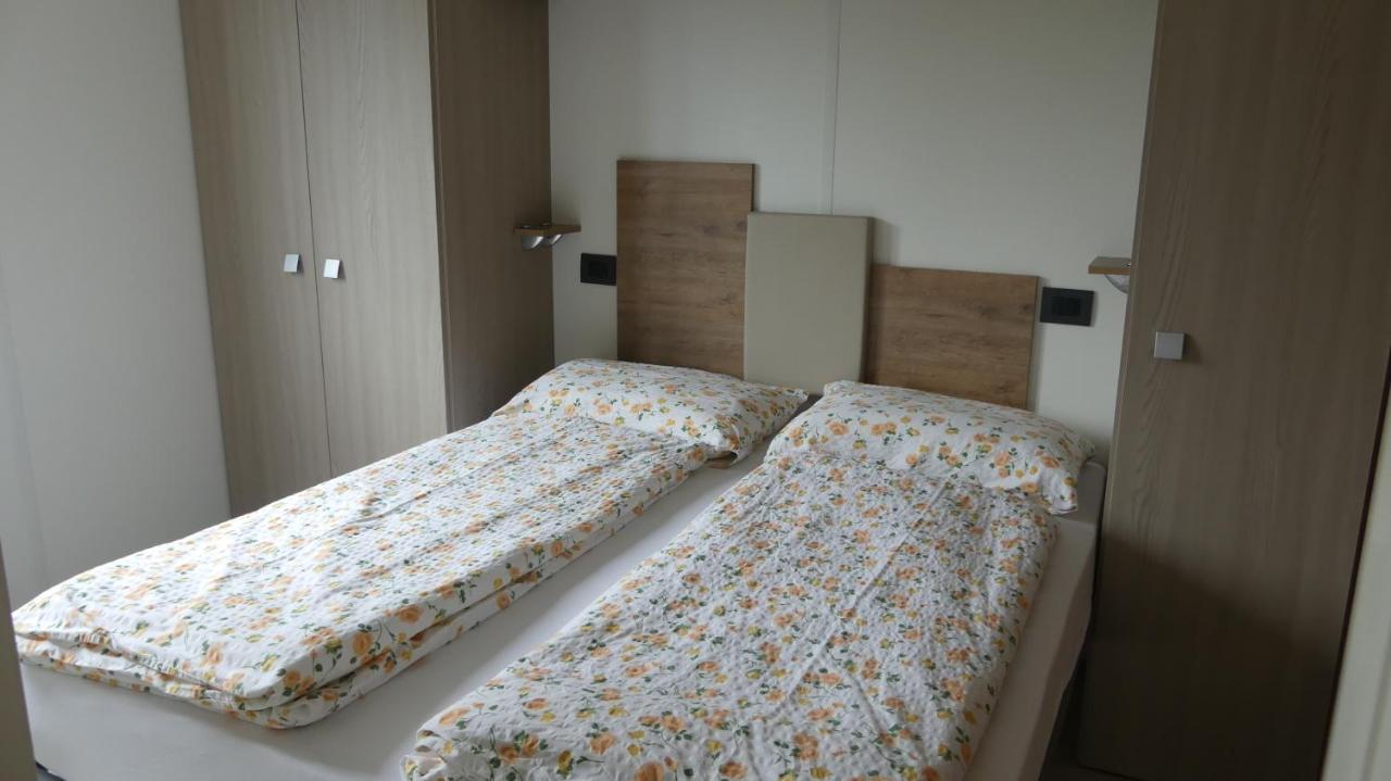 Agricampeggio Relax Maxicaravan Castelletto Di Brenzone Exterior photo